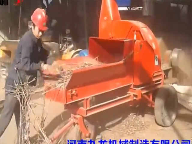 棉花稈切斷粉碎處理現(xiàn)場