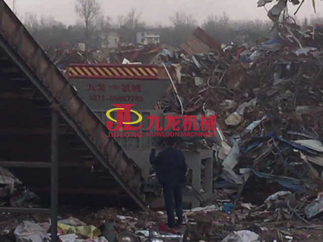 廢舊鋼鐵處理現(xiàn)場(chǎng)