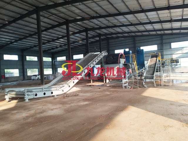 江西輪胎顆粒機(jī)處理現(xiàn)場(chǎng)