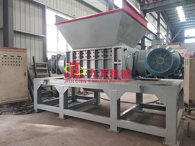 廢舊塑料托盤處理現(xiàn)場