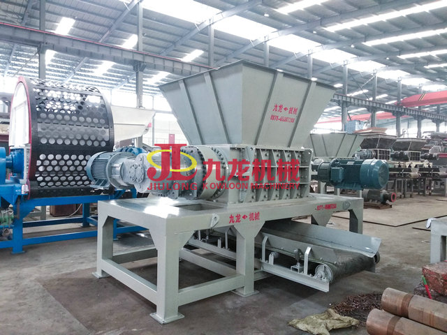 園林垃圾銀杏樹葉處理現(xiàn)場