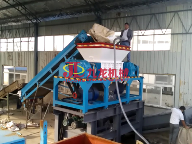 廢舊編織袋處理現(xiàn)場