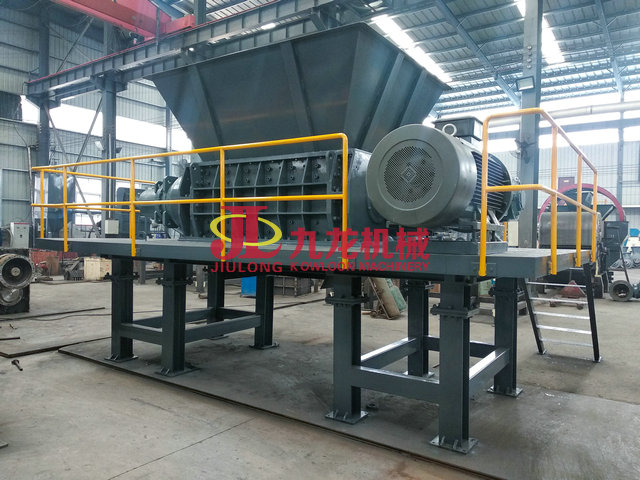 廢舊銅板回收處理現(xiàn)場