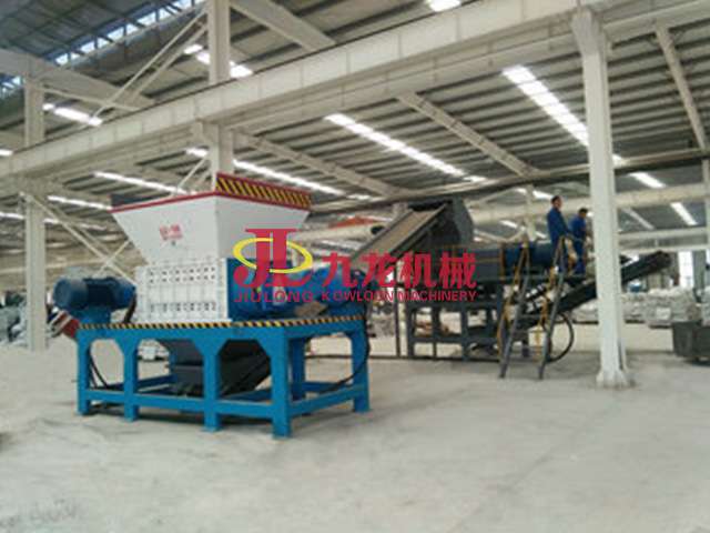 山東橡膠管材破碎處理現(xiàn)場